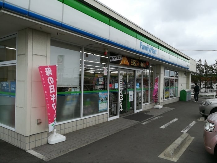 ファミリーマート 利府街道店(コンビニ)まで260m ビオーラ・Rin
