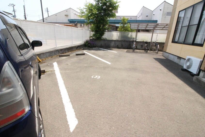 駐車場 ハイツリビエラ