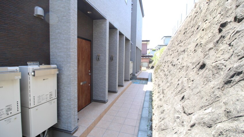 エントランス部分 シンティラーレ小松島