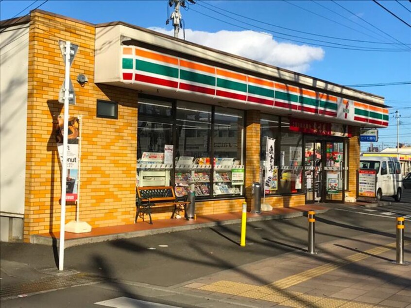 セブンイレブン仙台白萩町店(コンビニ)まで850m 宮千代レジデンス