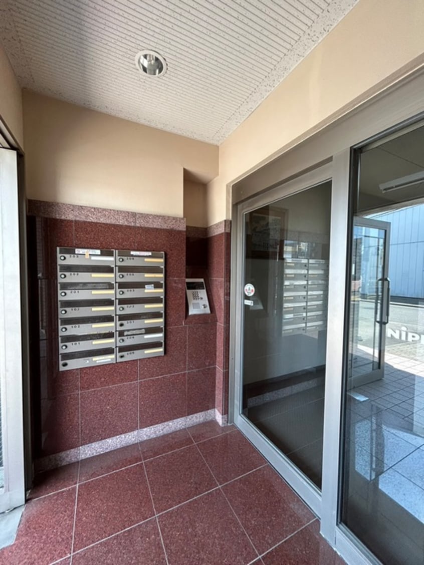 エントランス部分 ブランシェ宮千代