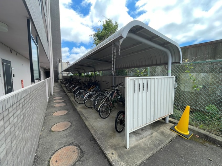 駐輪場 ウィスタリアⅢ