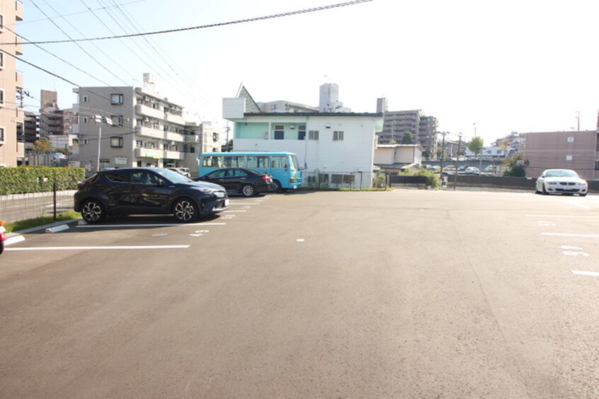 駐車場 シャトウKTⅢ