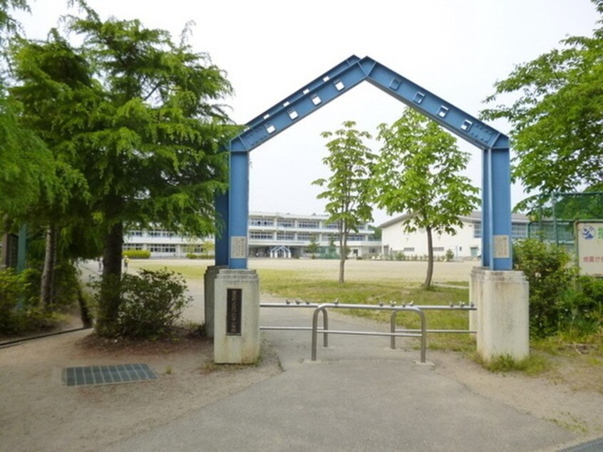 あけの平小学校(小学校)まで600m シティハイムスカイヒルズ