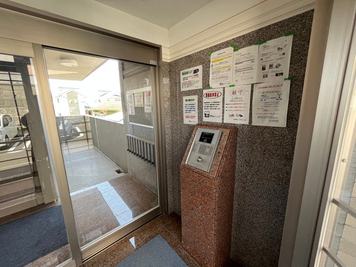 エントランス部分 サニープレジデント弐番館