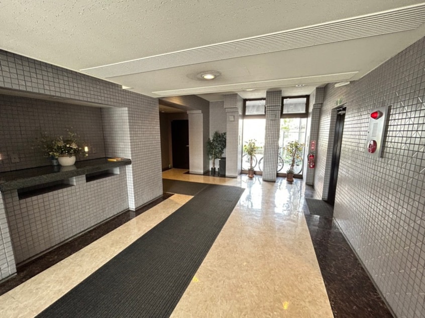 エントランス部分 アルファネクスト大和町