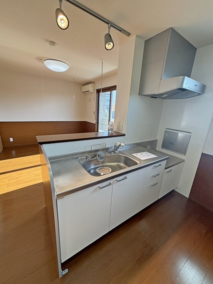 キッチン イズ・ミル中央