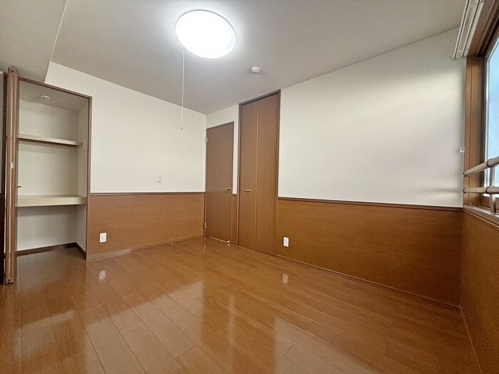 居室 イズ・ミル中央