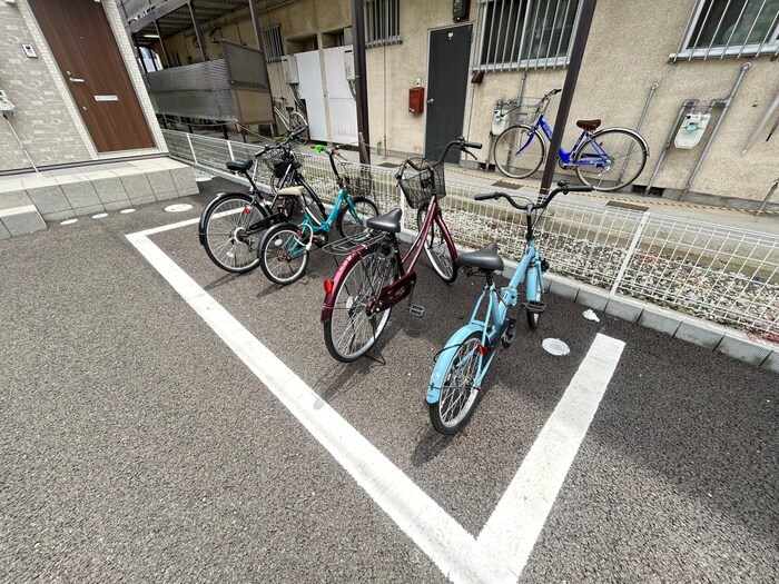 駐輪場 ココスタイル萩野町