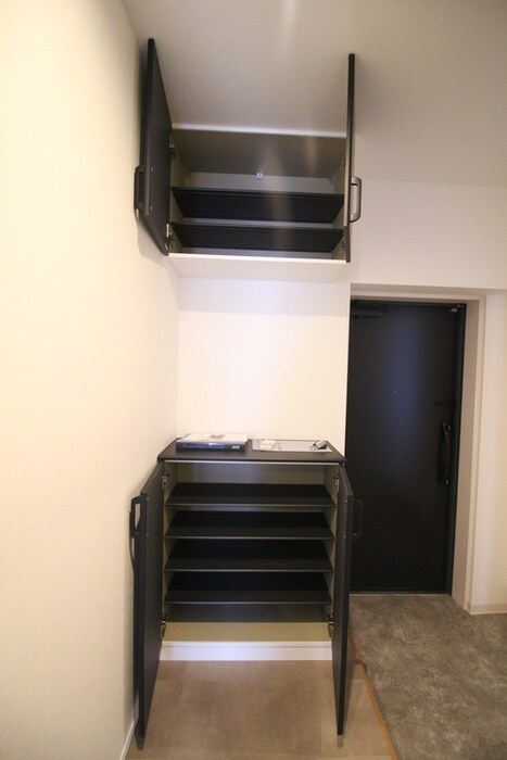 玄関 ＡＢＥＦＯＲＮＩＡ　ＤＪ