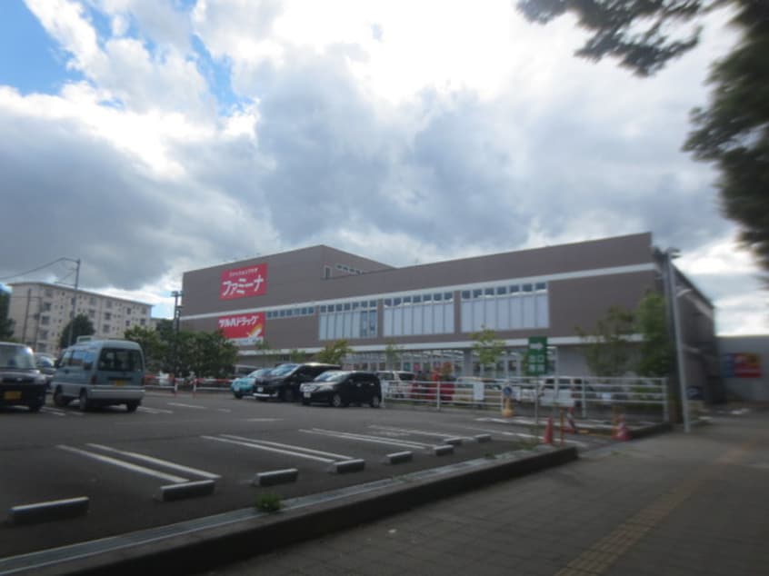 ツルハドラッグ鶴ケ谷店(ドラッグストア)まで1800m コーポスワロー　A棟