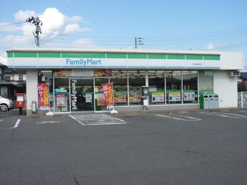ファミリーマート岩切青津目店(コンビニ)まで580m フォーリストレジデンスⅠ