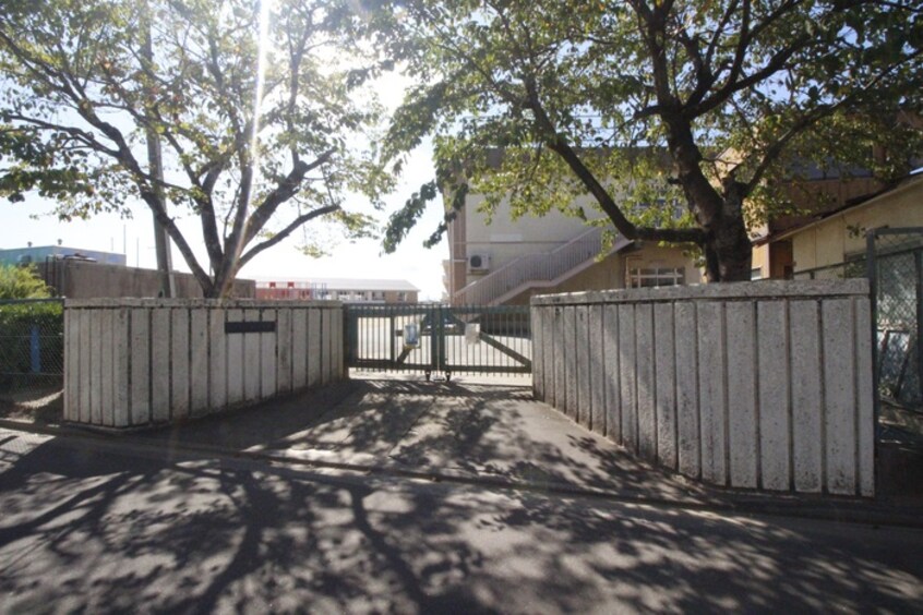 仙台市立六郷小学校(小学校)まで490m セジュール大町