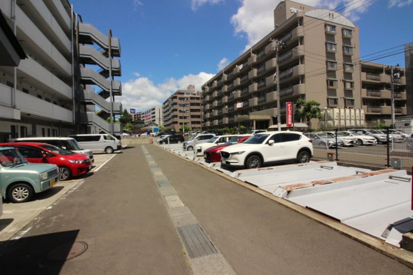 駐車場 ソレイユハイツ泉中央