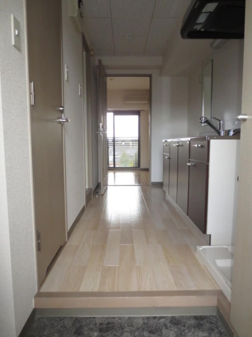 廊下 ソレイユハイツ泉中央