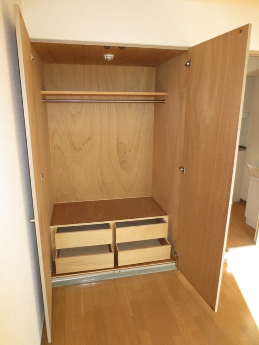 収納 ソレイユハイツ泉中央