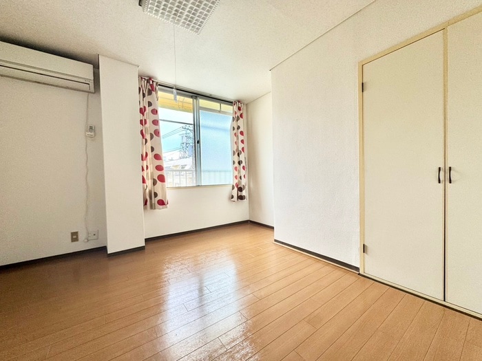 居室 ハイツ　カルチエラタン