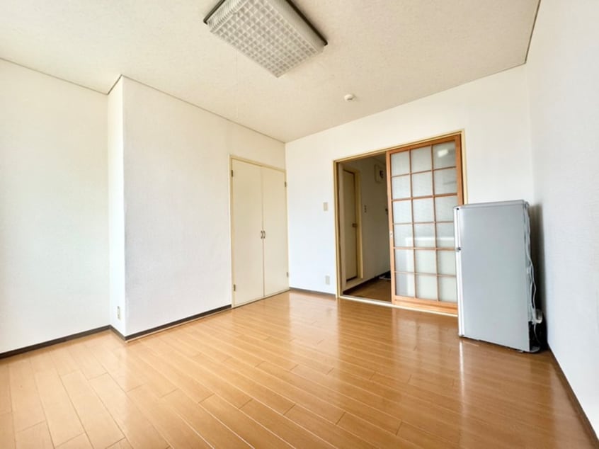 居室 ハイツ　カルチエラタン