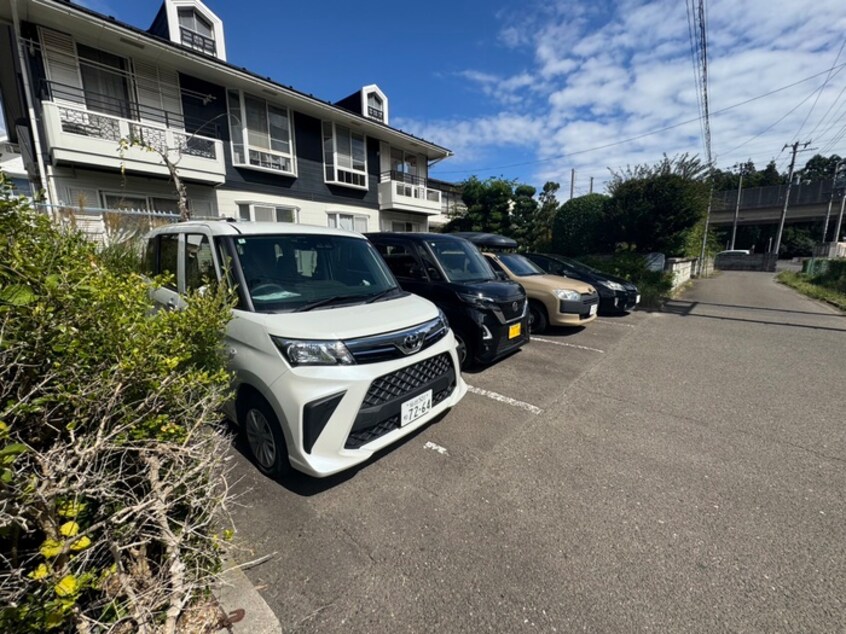 駐車場 コ－プジュネス