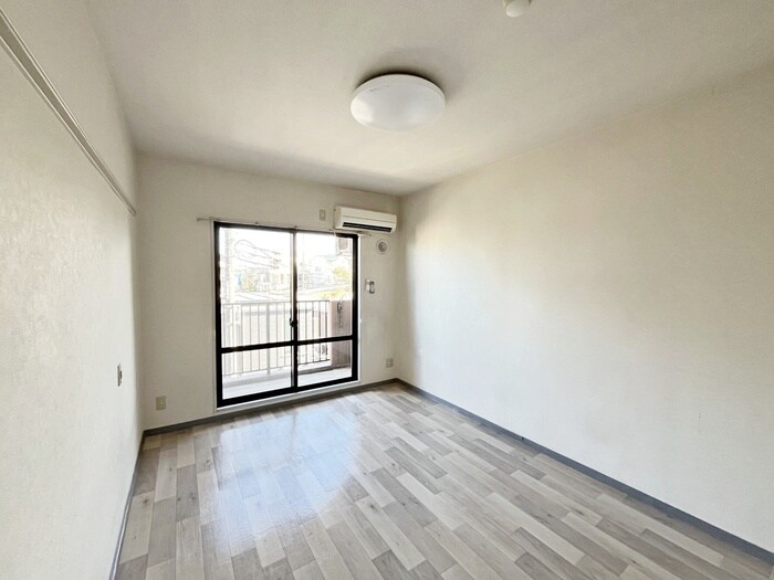 居室 ロイヤルアニバーサリー八乙女Ⅰ