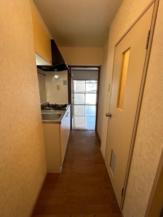 廊下 プレステージ横田