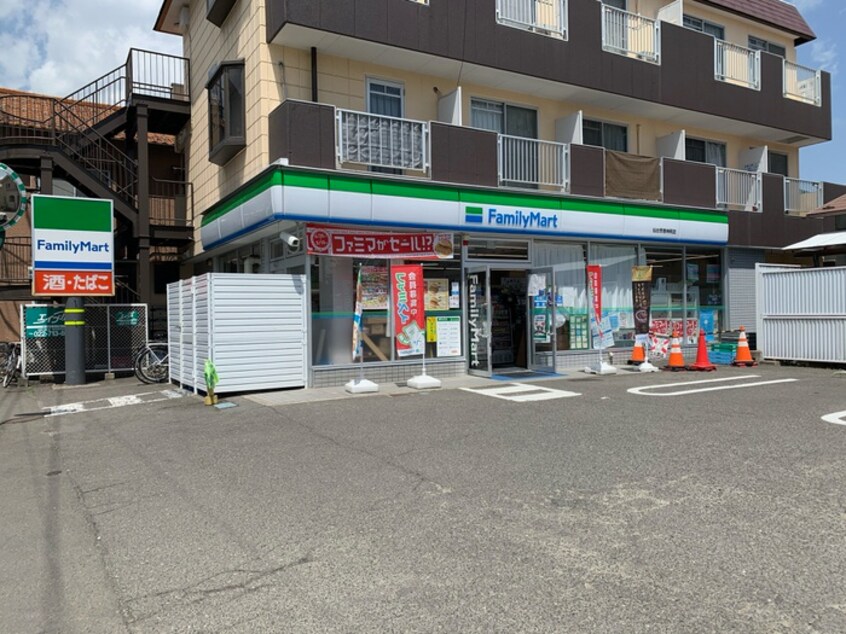 ファミリーマート 仙台荒巻神明店(コンビニ)まで130m パールハイツ