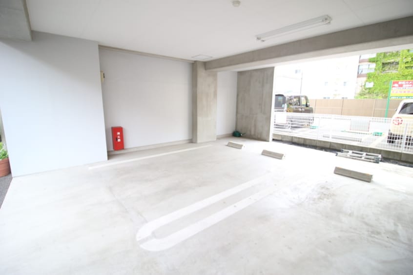 駐車場 マルキレジデンス