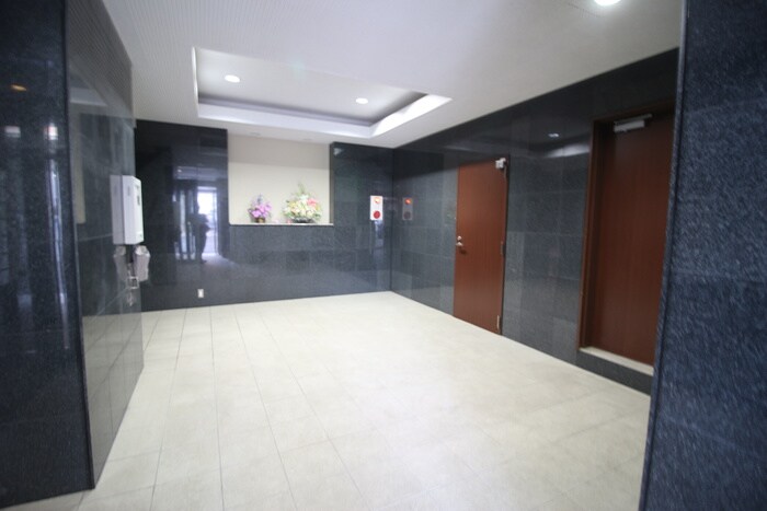 エントランス部分 マルキレジデンス