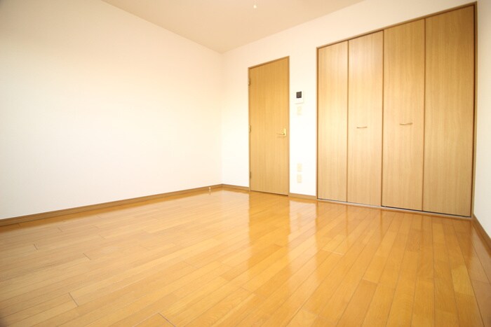 居室 ヴィラ・ラレ－ヌ