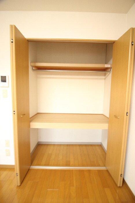 収納 ヴィラ・ラレ－ヌ