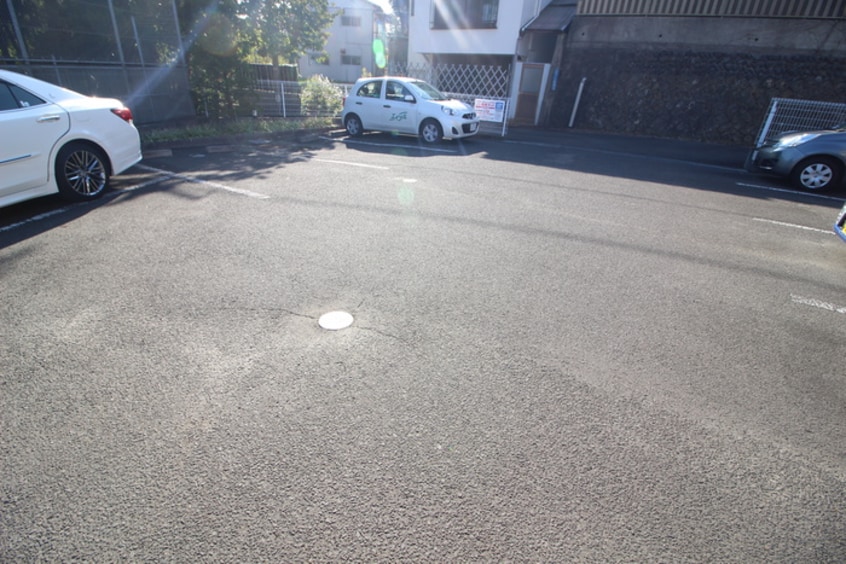 駐車場 ロジュマンオヤマ