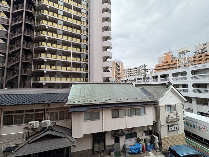 室内からの展望 ﾀﾞｲｱﾊﾟﾚｽｽﾃｰｼｮﾝﾌﾟﾗｻﾞ五橋
