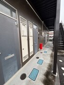 エントランス部分 アラモ－ド八乙女