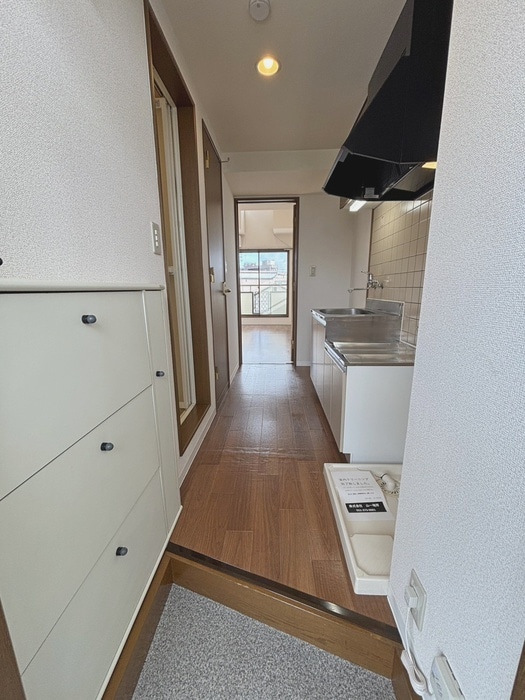 玄関 アラモ－ド八乙女