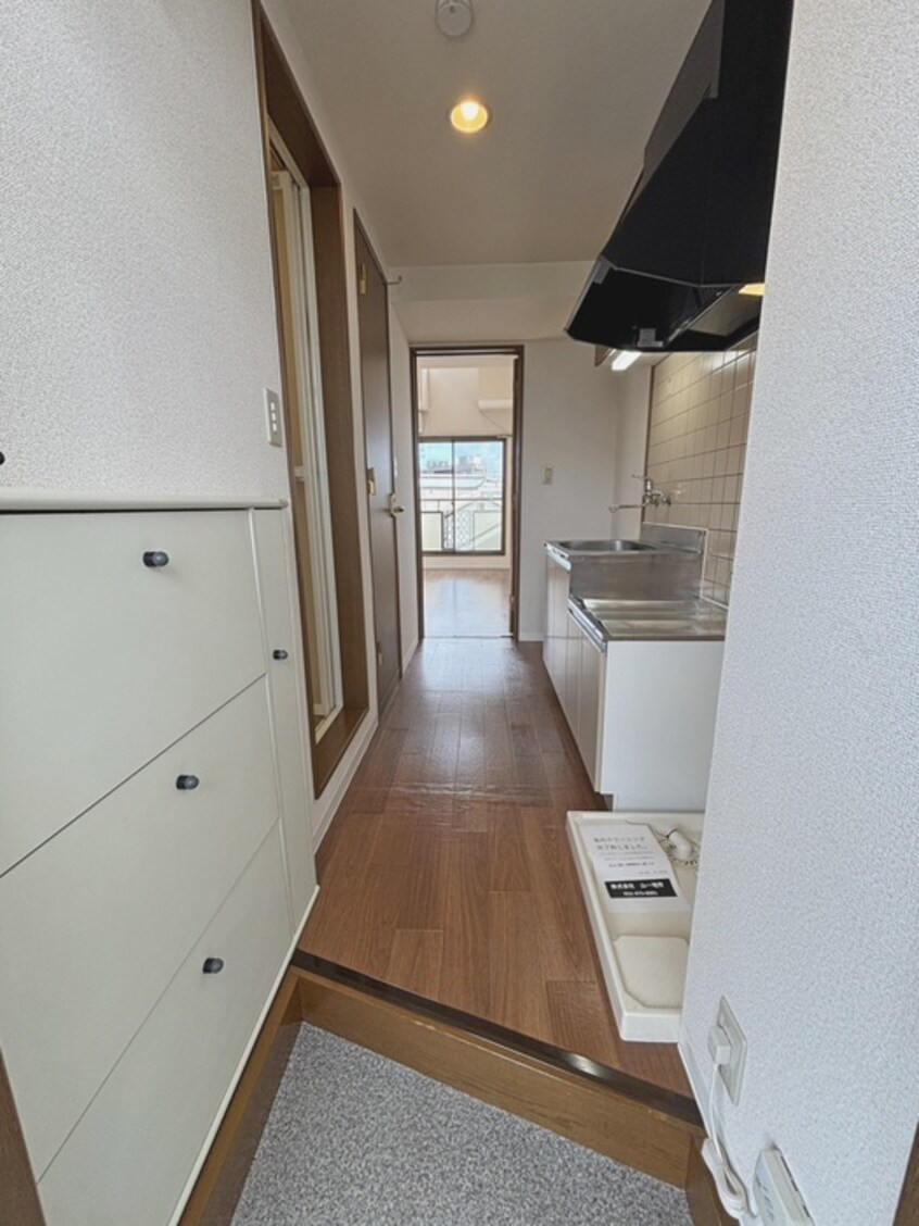 玄関 アラモ－ド八乙女