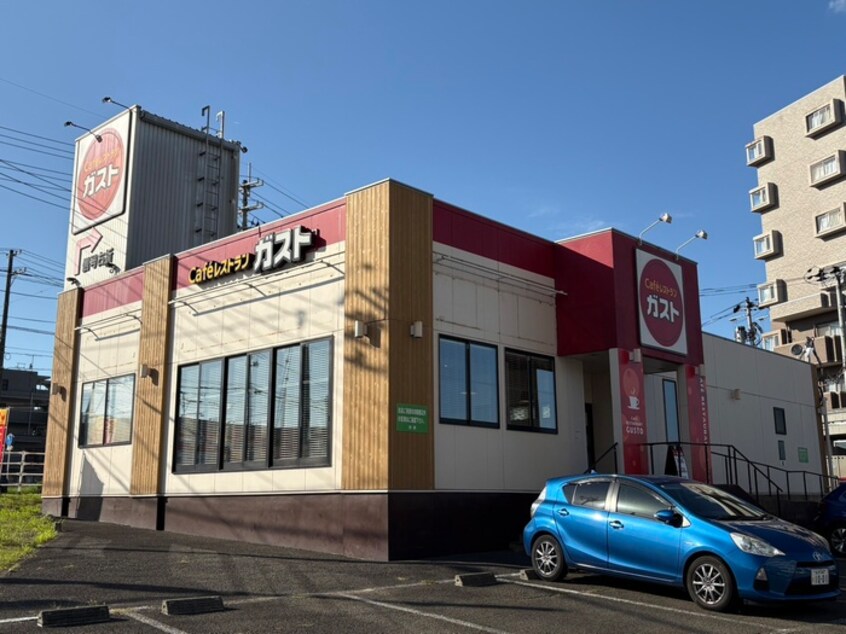 ガスト仙台八乙女店(その他飲食（ファミレスなど）)まで500m アラモ－ド八乙女