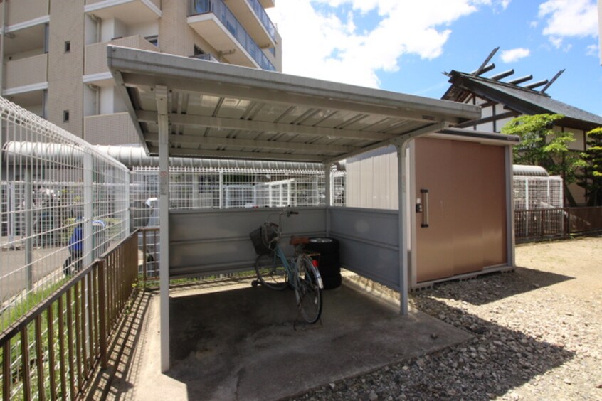 駐輪場 ザ・フォレスティ