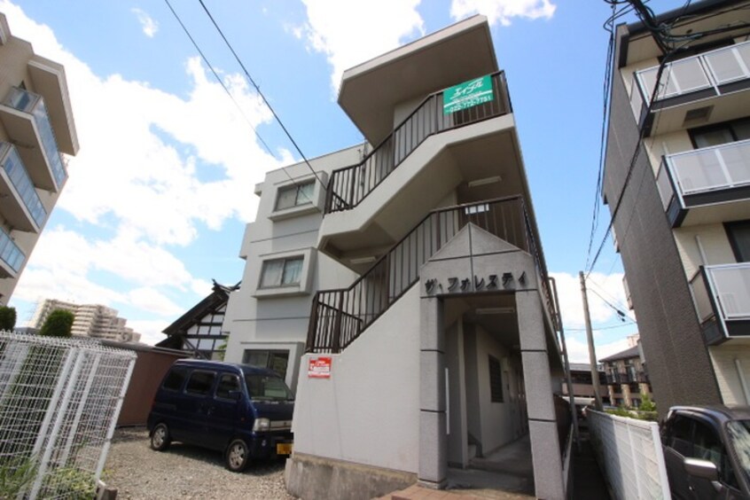 エントランス部分 ザ・フォレスティ