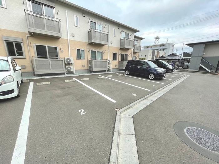 駐車場 ファミュ二軒茶屋