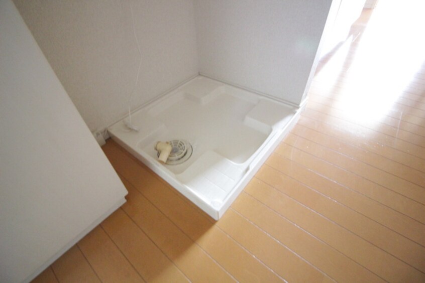 洗濯機置場 ｱﾌｫﾘｽﾃ-ｼｮﾝ新田東ｲ-ｽﾄ