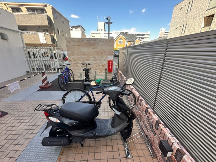 バイク置き場 ドンクマサーパートⅣビル