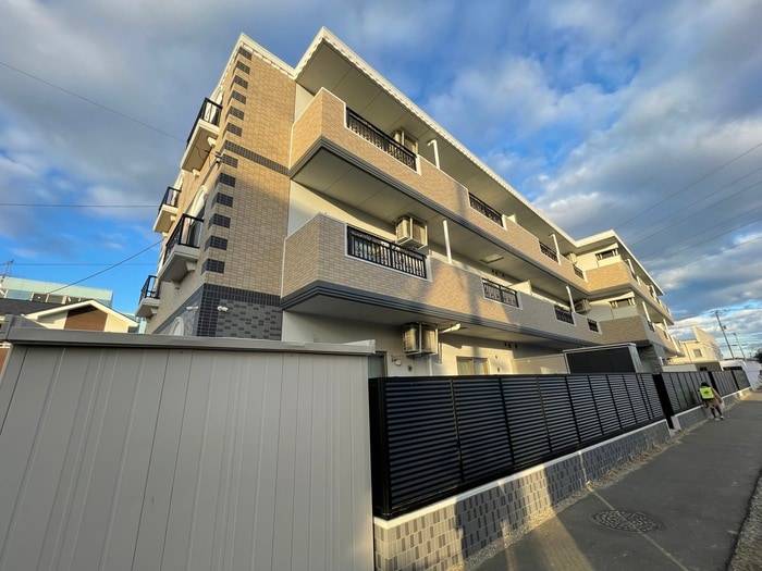 外観写真 アヴィサーシャフローラ