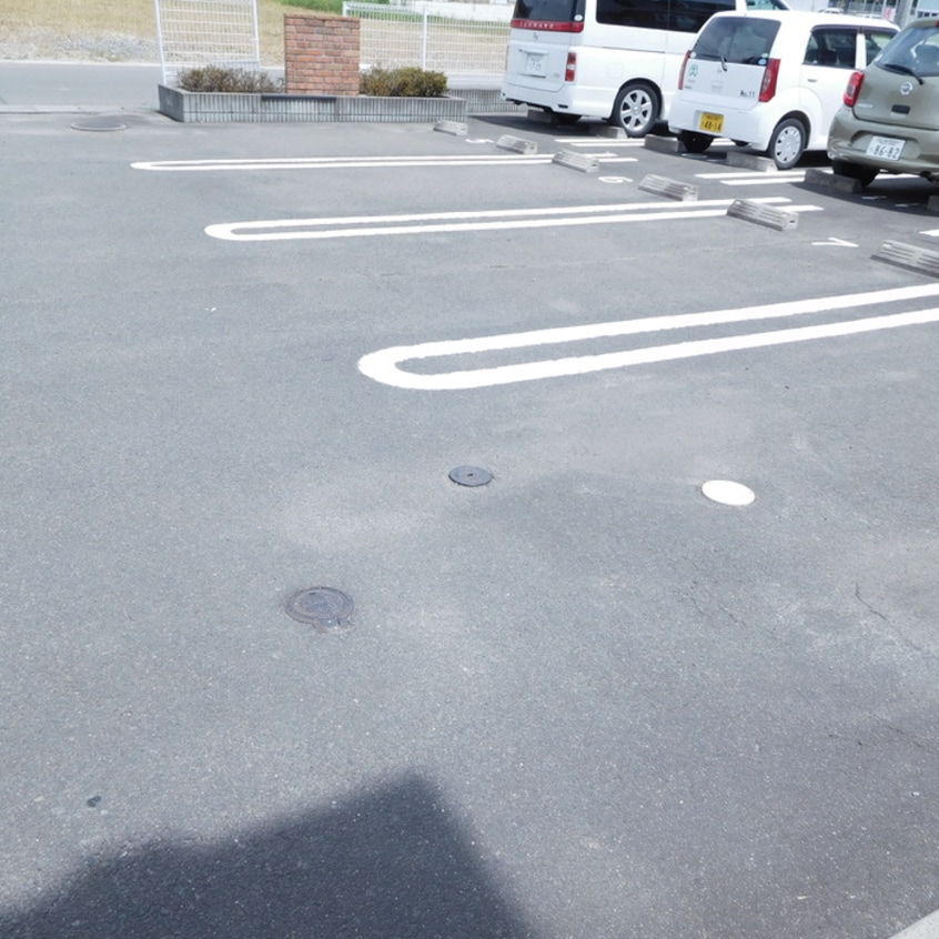 駐車場 ファミールエセナＤ