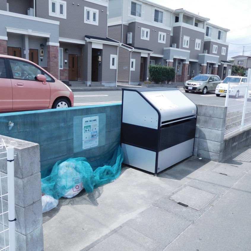 その他 ファミールエセナＤ