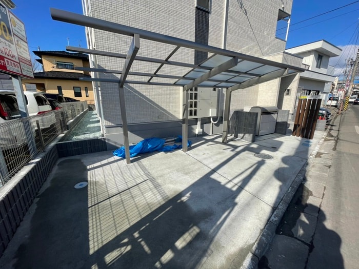 駐輪場 ブランフリーゼ