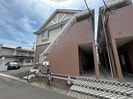 ﾎﾜｲﾄｷｬｯｽﾙ宮千代ﾋﾞﾚｼﾞＡ棟の外観