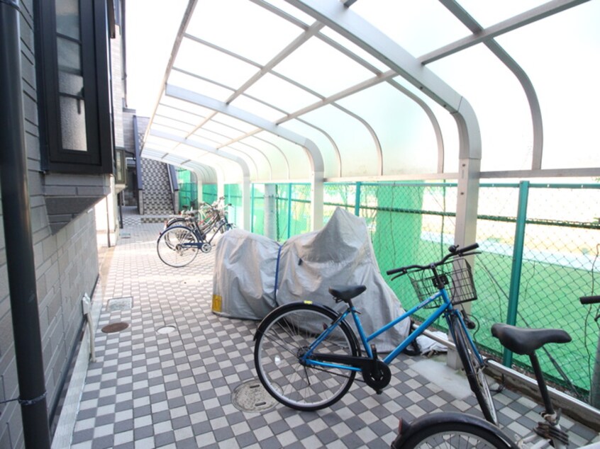 駐輪場 ホワイトキャッスル遠見塚13番館