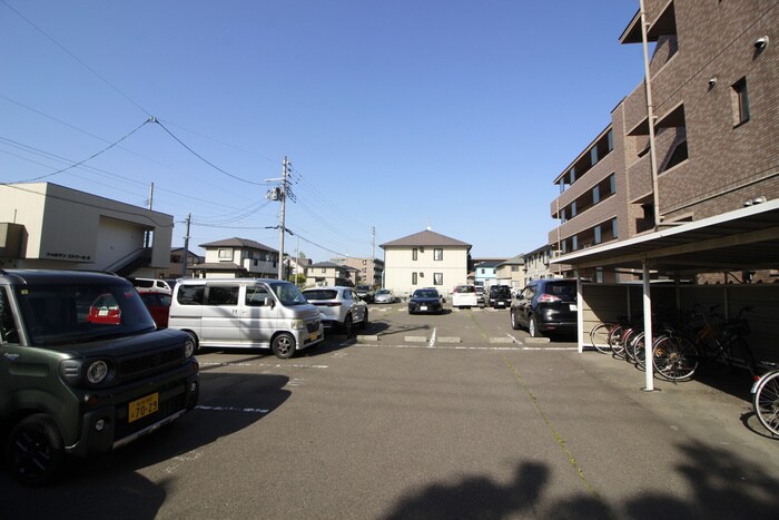 駐車場 ドミトーレ６－４