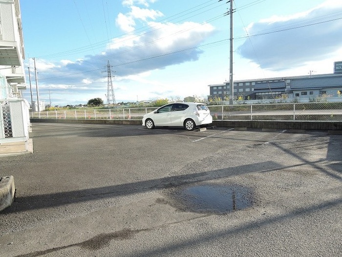 駐車場 ハイツカトレア