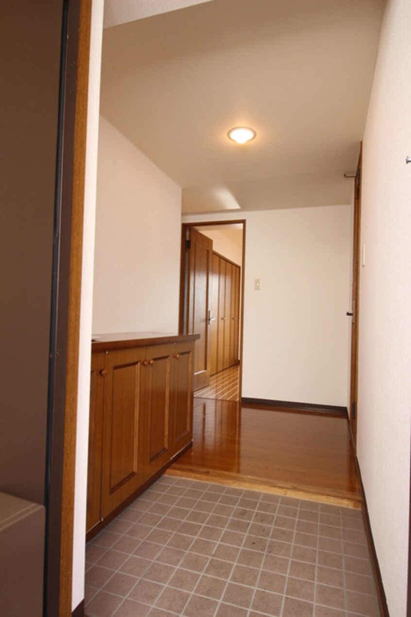 玄関 フォルス八幡